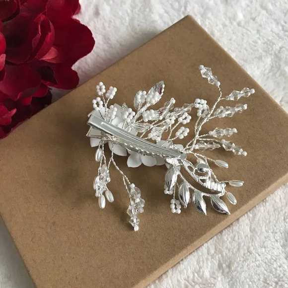 Stunning Pearl Barrette Flower Crystal - Picture 11 of 12